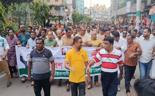 ফেনীতে যুবদলের বিক্ষোভ ও সমাবেশ,  স্বৈরাচার-রাজাকার মিলে দেশে নৈরাজ্য সৃষ্টির পাঁয়তারা করছে  -জেলা যুবদলের আহ্বায়ক নাছির