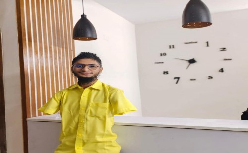 এফ রহমান এসি মার্কেটে র‌্যাফেল ড্র অনুষ্ঠিত  ১ম পুরস্কার জিতলেন ২ হাতবিহীন রবিন