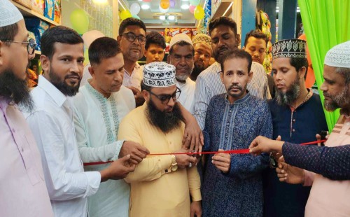 রাজাপুর বাজারে স্টার লাইন সুইটস’র   ৩৮তম আউটলেট উদ্বোধন