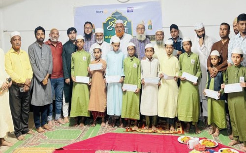 রোটারী ক্লাব অব ফেনী অপূর্ব'র ইফতার
