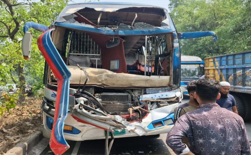 সিলোনিয়ায় সড়ক দুর্ঘটনায় আহত ৮   পলাতক চালক-হেলপার