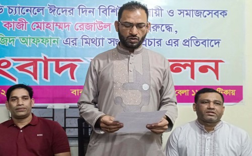 মিরসরাইয়ে মার্কেট দখল ও ব্যবসায়ীকে  হত্যার হুমকির অভিযোগ