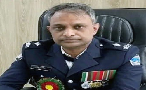 থানার ওসির বদান্যতায়   স্বামীর সংসারে ফিরে গেল নিঝুম