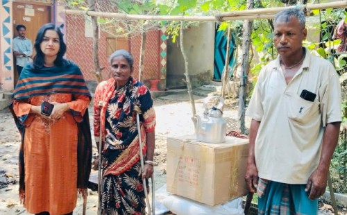 মুক্তিযুদ্ধে মাইন বিস্ফোরণে পা হারানো মৃদুল রানীর পাশে পরশুরাম প্রশাসন   স্বাবলম্বী করতে নানা উদ্যোগ