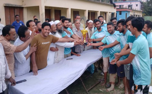 পরশুরামে ব্যবসায়ীদের অংশগ্রহণে জমজমাট মিনি ফুটবল টুর্ণামেন্ট