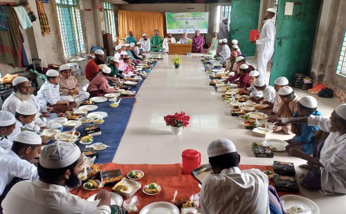 ফেনীতে জাতীয় পুষ্টি সপ্তাহে   ৫ শতাধিক শিশুদের মাঝে পুষ্টিকর খাবার বিতরণ