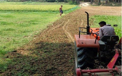 চৌদ্দগ্রামে শত বছরের পুরনো সরকারি রাস্তা বিলীন! গৃহবন্দী একাধিক পরিবার