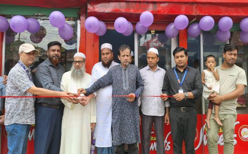 ফেনীতে হাজারী সড়কে স্টার লাইন সুইটস’র   ৪০তম শো-রুমের উদ্বোধন