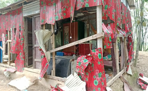 পরশুরামে ৪ বসতঘরে ভাঙচুর ও লুট   এলাকা জুড়ে আতঙ্ক!