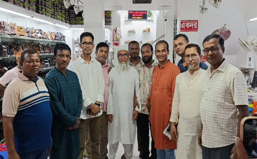 ব্যবসায়ীদের দ্বারে দ্বারে গিয়ে কৃতজ্ঞতা প্রকাশ করলেন ছাতা প্রতীকের বিজয়ীরা