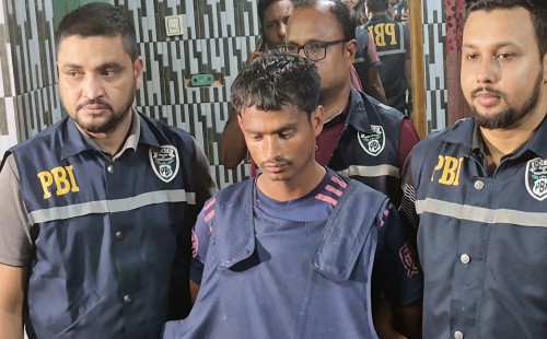 ফেনীতে কিস্তির টাকা জোগাড় করতে প্রবাসীর স্ত্রীকে খুন করে রাজমিস্ত্রি