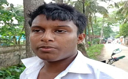 খাতা দেখতে না দেওয়ায় সহপাঠীকে ছুরিকাঘাত করল এসএসসি পরীক্ষার্থী