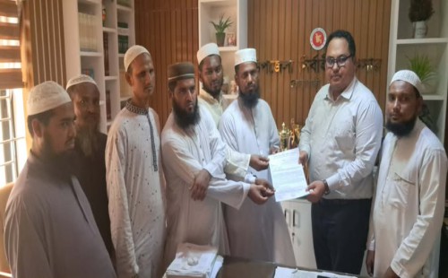 সোনাগাজীতে মউশিক শিক্ষক কল্যান পরিষদের স্মারকলিপি প্রদান