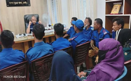 দাগনভূঞা ছাত্রীদের আতঙ্ক উদ্বিগ্ন অভিভাবকগণ