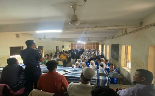 ফেনী ইউনিভার্সিটি ল’ মুটিং সোসাইটি ফুলমস’র উদ্যোগে “স্ট্রিট ল’ প্রোগ্রাম