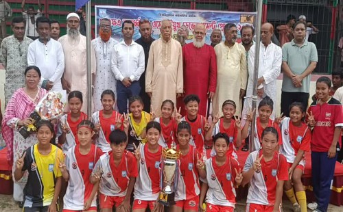 খেলাধুলায় মনোযোগী হলে সমাজে অপরাধমূলক কর্মকাণ্ড নির্মূল সম্ভব  - জয়নাল আবেদীন এমপি