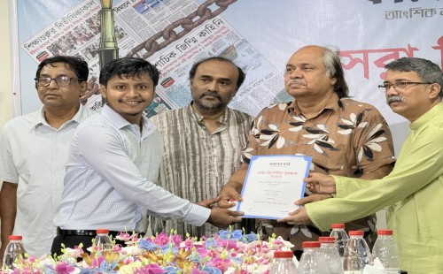 দৈনিক কালের কণ্ঠের সেরা রিপোর্টার নির্বাচিত ফেনীর এম এ আকাশ