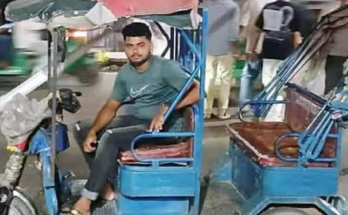 দাগনভূঞায় আ’লীগ আমলে বাড়িছাড়া ছাত্রদল নেতা, এখনো জীবিকা চলে রিকশা চালিয়ে