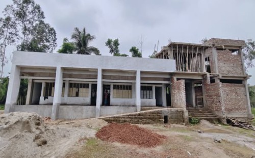 পরশুরামে প্রাবি ভবন নির্মাণে অনিয়মের অভিযোগ