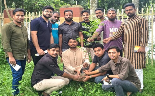 বিজয় সিংহ দিঘির পাড়ে পরিবেশ ক্লাবের বৃক্ষরোপণ কর্মসূচি