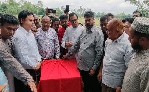 পরশুরামে ভেদা খাল খনন’র উদ্বোধন করেন এমপি মজনু
