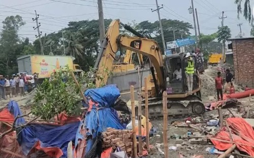 রাজকীয় মাদক আস্তানা গুঁড়িয়ে দিল প্রশাসন