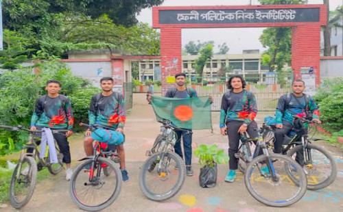 ফেনী থেকে টেকনাফ সাইকেল ভ্রমণে ৫ তরুণ