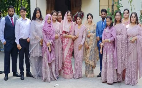 লন্ডনে একজনের যাত্রায় বর্তমানে  ৪৩ সদস্য:   সেখানে পারিবারিক বন্ধনের অনন্য দৃষ্টান্ত
