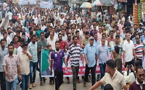 নিষিদ্ধ আ.লীগের অপপ্রচার রাজনীতির বিরুদ্ধে   মিরসরাইয়ে যুবদলের প্রতিবাদ মিছিল