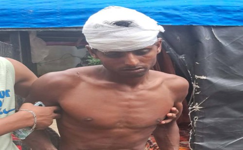 সোনাগাজীতে মাছ চোরকে গণধোলাই দিয়ে পুলিশে সোপর্ধ্ব
