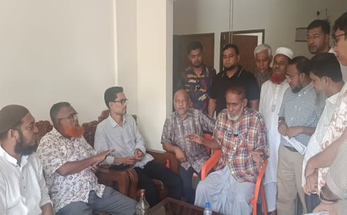 ফেনী চেম্বার অব কমার্স নির্বাচন  হারুন-সাব্বির প্যানেলের বিরুদ্ধে ষড়যন্ত্র করে লাভ নেই  -	নির্বাচিত সিনিয়র সহ-সভাপতি সাব্বির