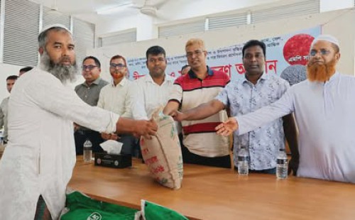 সোনাগাজীতে প্রণোদনা পেলো ৬৬৩১ কৃষক
