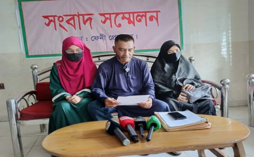 রাজাপুরে টাকা আত্মসাতের অভিযোগ   আপন ভাইয়ের বিরুদ্ধে সংবাদ সম্মেলন