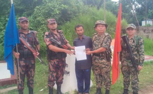 পরশুরামের বিলোনিয়া সীমান্তে   আটক বুদ্ধি প্রতিবন্ধীকে দেশে ফেরাল বিজিবি