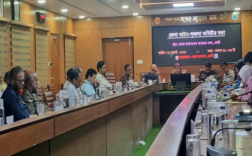 ফেনীতে আইনশৃঙ্খলা কমিটির সভা   মাদক, কিশোর গ্যাং দমন ও যানজট নিরসনে গুরুত্ব