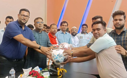 সোনাগাজীতে বেগম খালেদা জিয়ার জন্মবার্ষিকীতে দোয়া ও ক্রিড়া সামগ্রী বিতরণ