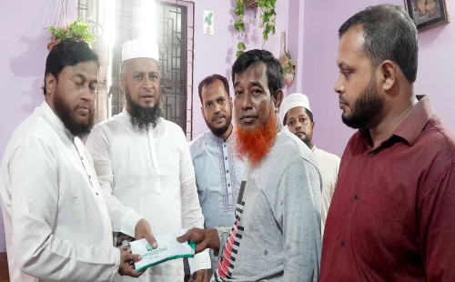 ফেনী শহরের বিরিঞ্চিতে সংকটাপন্ন রোগীর হার্টে বাইপাস করাতে জামায়াতের মানবিক সহায়তা