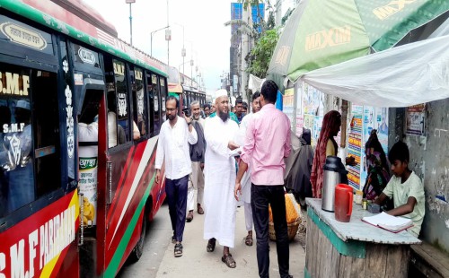 লং মার্চ সফল করতে মহিপালে ১১ দলীয় ঐক্যের লিফলেট বিতরণ